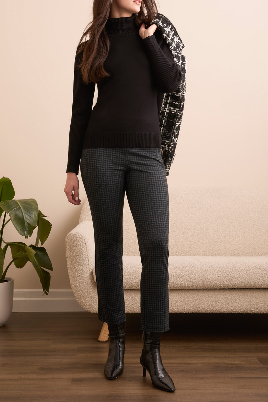 Light weight turtle neck colour Black