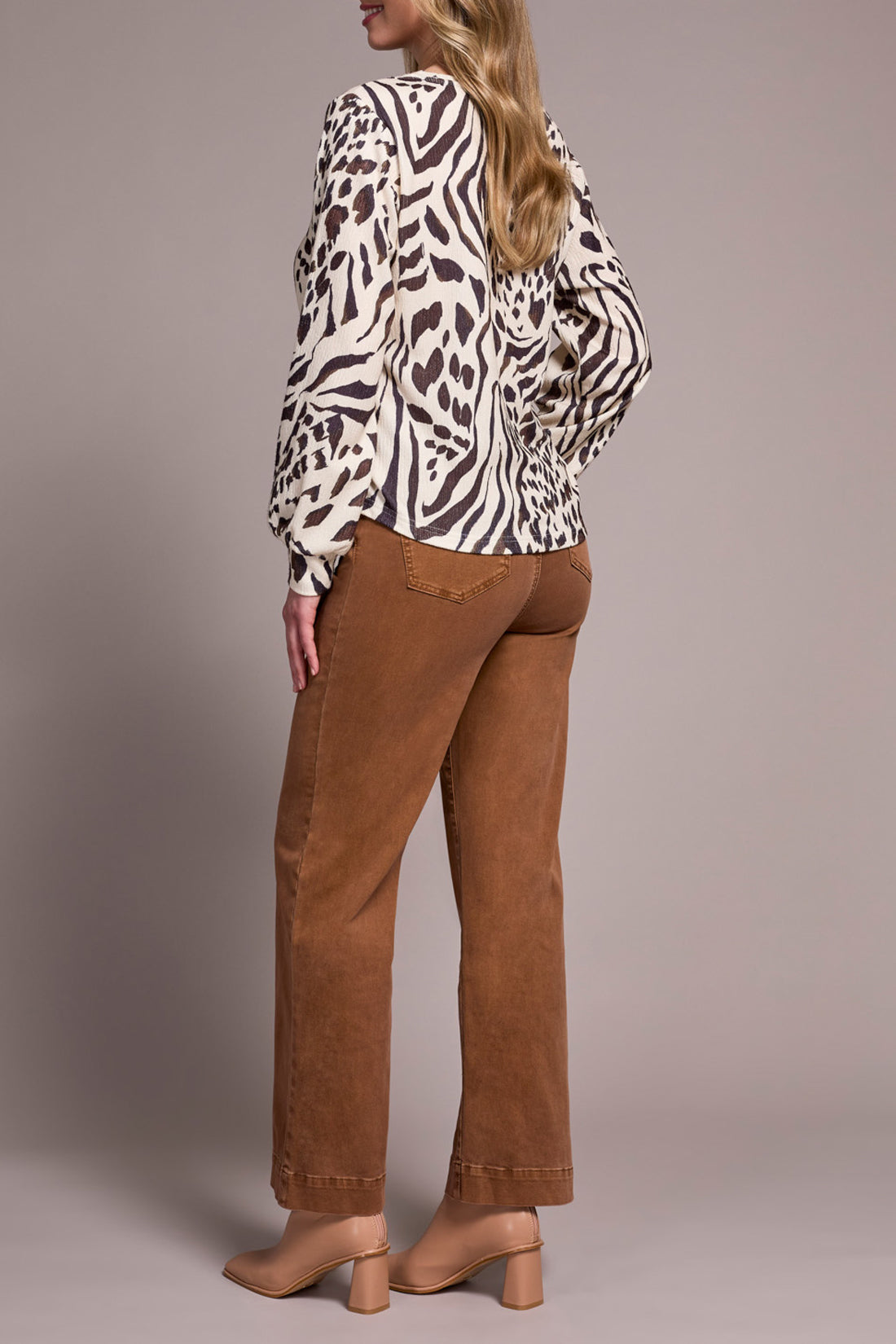 Light weight animal print with peasent sleeve