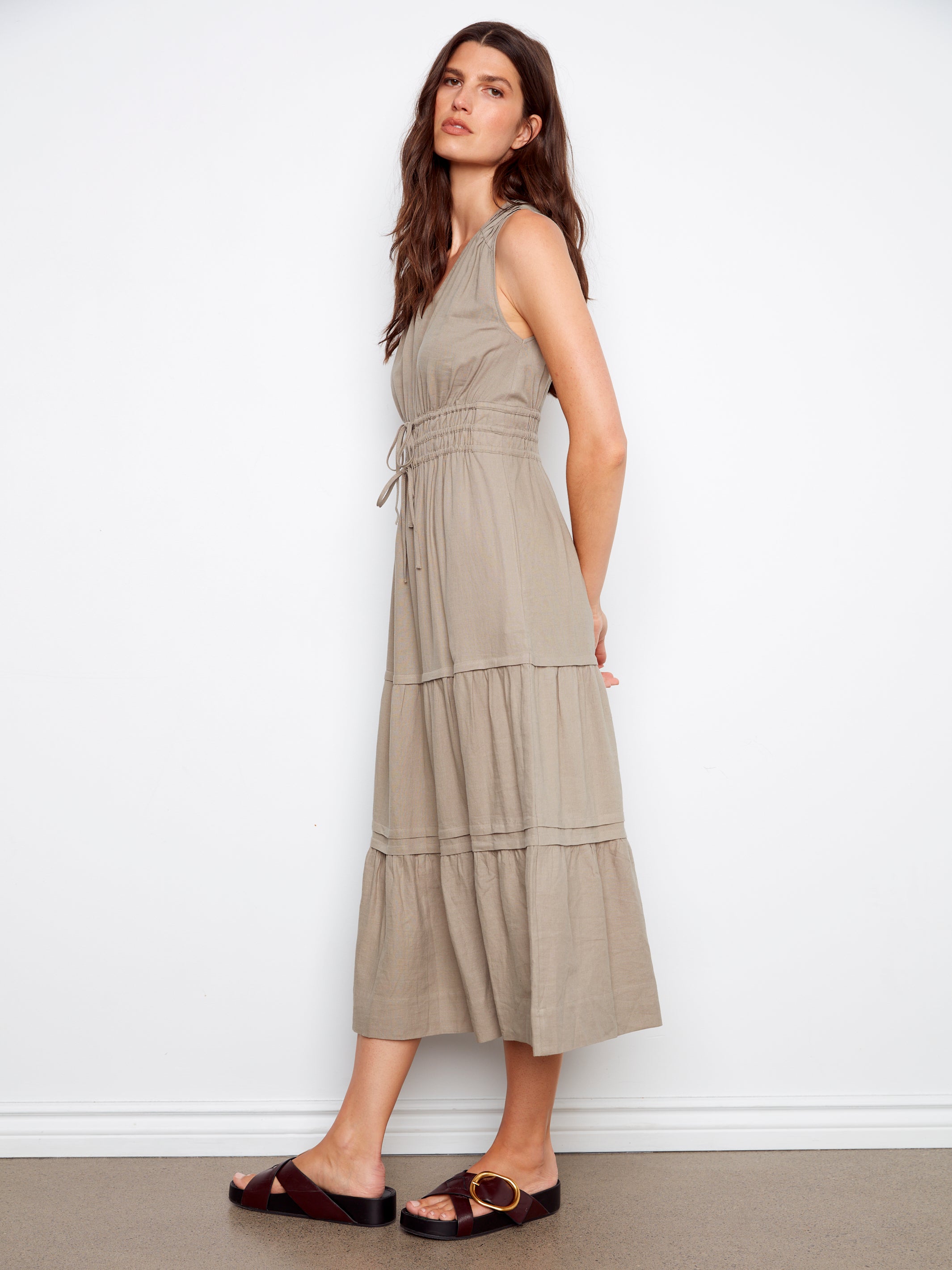Sleeveless dress