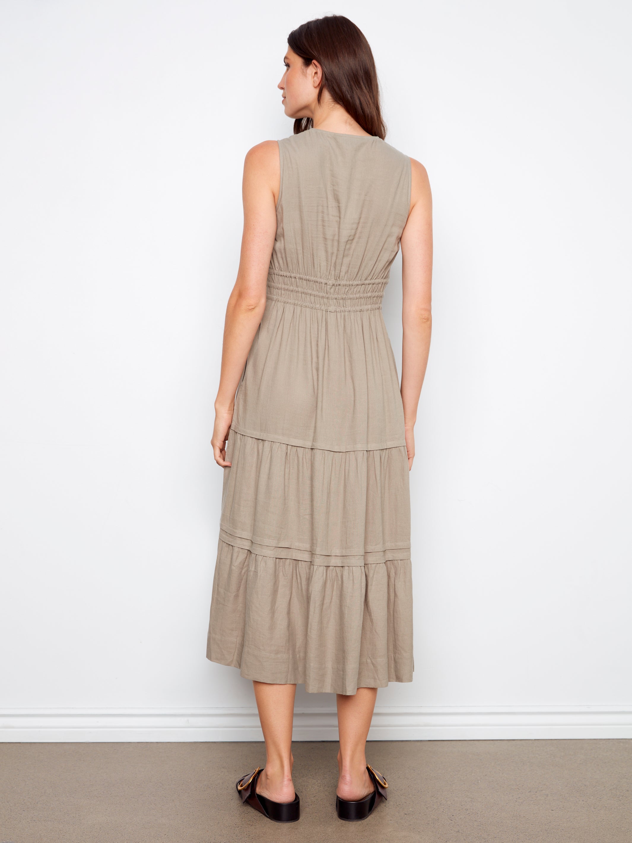 Sleeveless dress